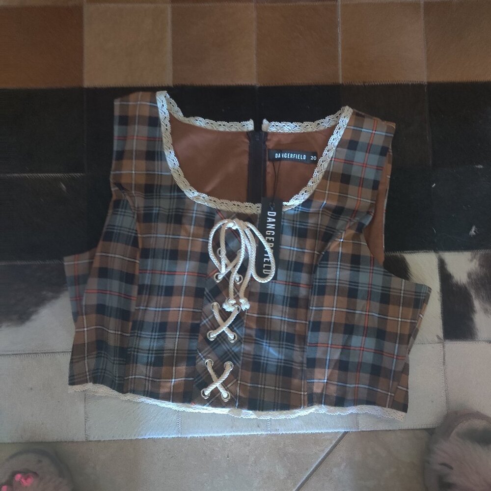 Dangerfield top size 20 AU New